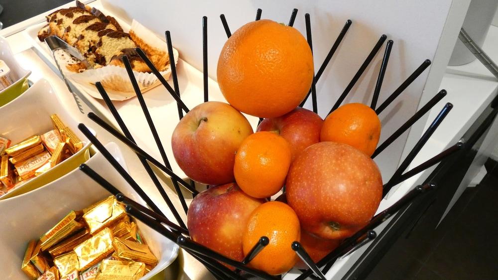 Ibis Budget Marseille Valentine Bagian luar foto