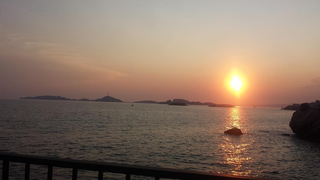 Ibis Budget Marseille Valentine Bagian luar foto