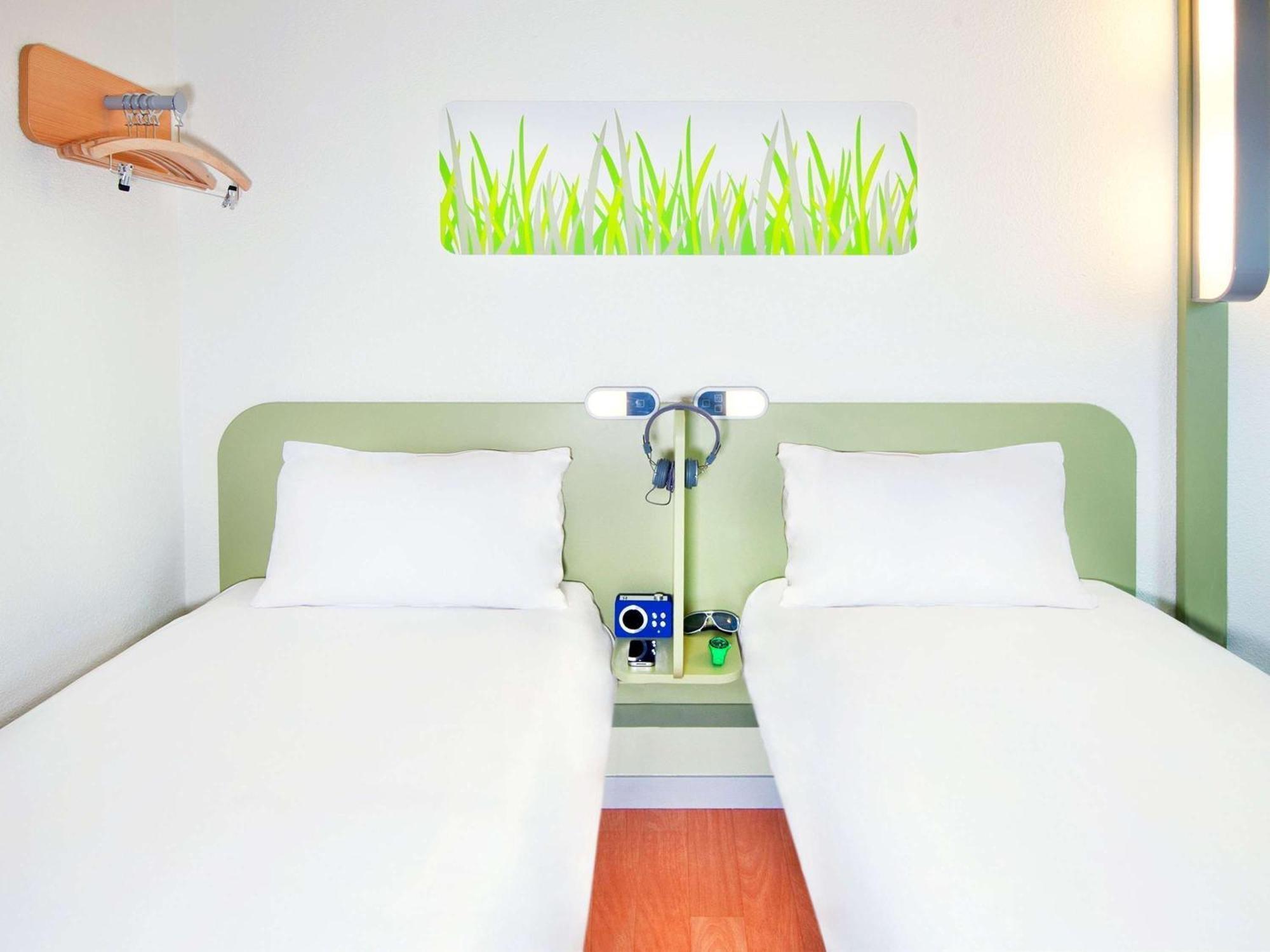 Ibis Budget Marseille Valentine Bagian luar foto