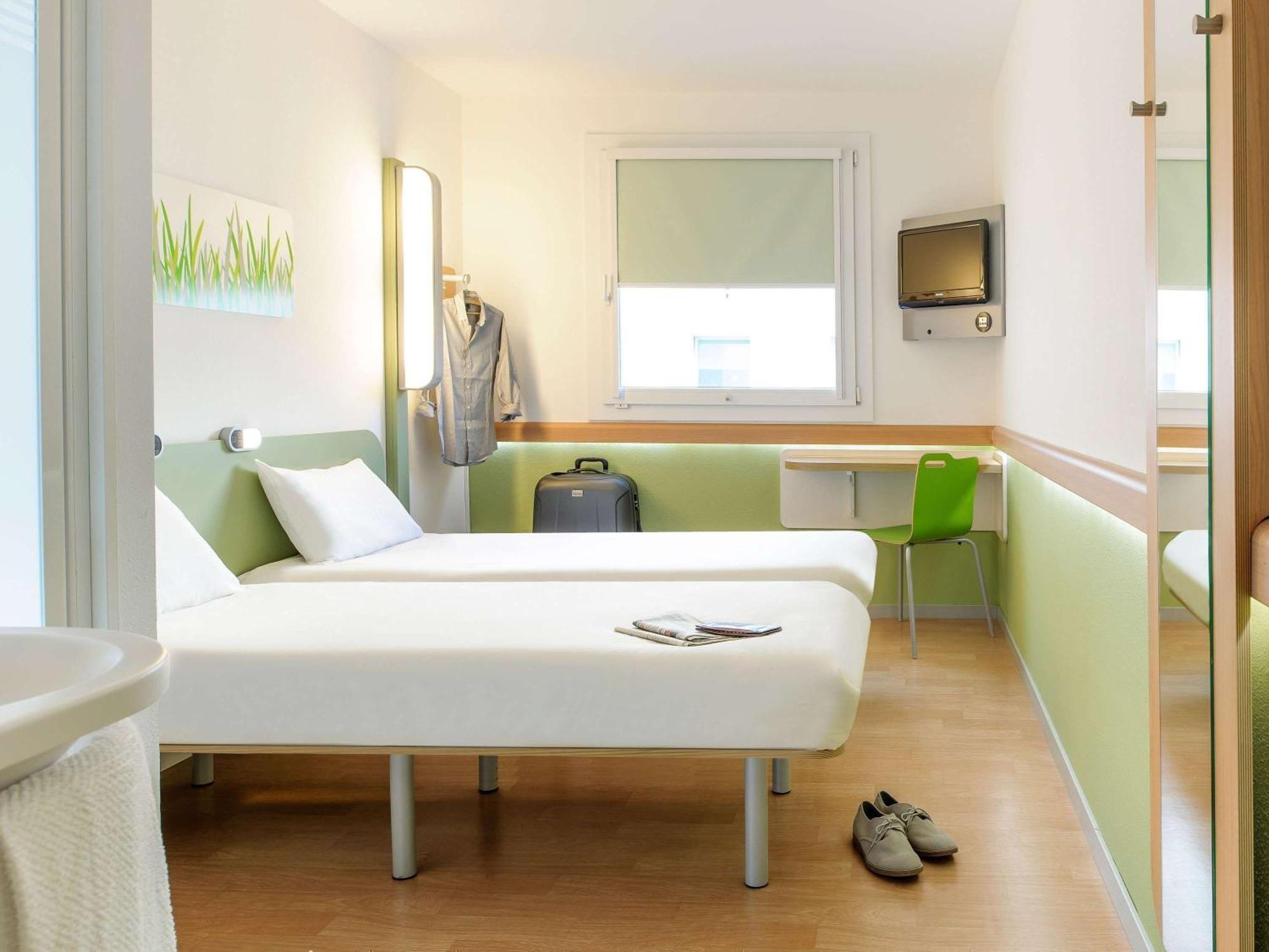 Ibis Budget Marseille Valentine Bagian luar foto