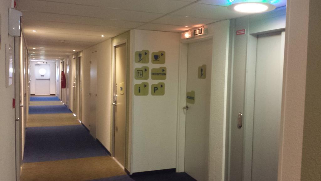 Ibis Budget Marseille Valentine Bagian luar foto