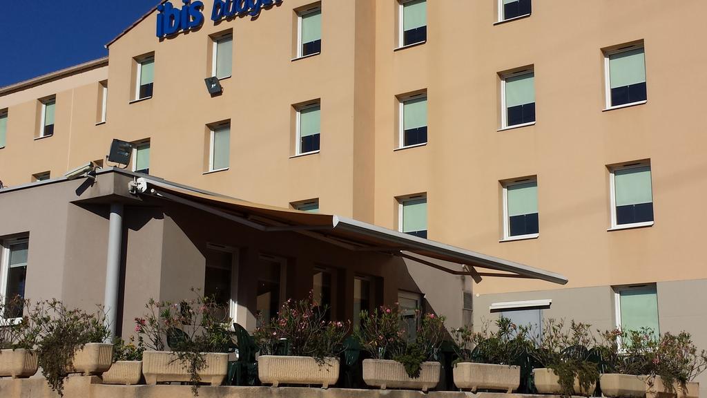 Ibis Budget Marseille Valentine Bagian luar foto